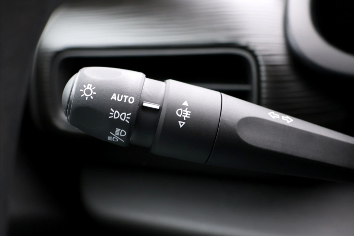 Jeep Avenger 1,2 74kW CZ e-Hybrid Longitude