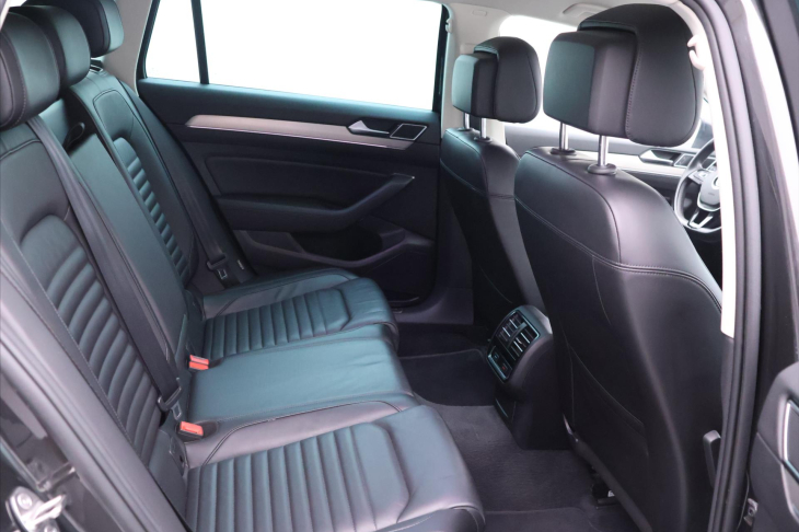 Volkswagen Passat 2,0 TDI 176 kW LED 4X4 CZ