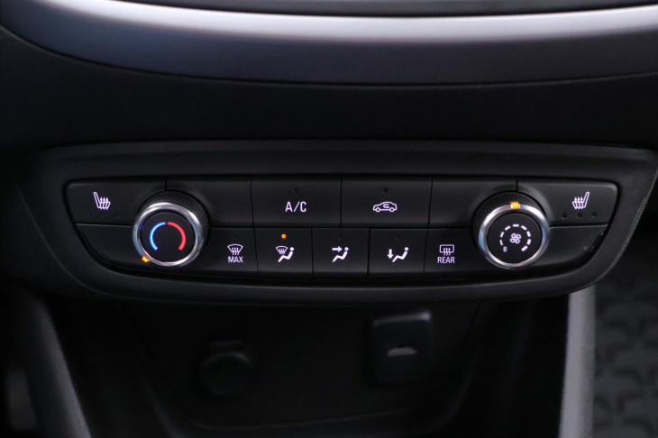 Opel Crossland X 1,2 T 81kW Aut.klima CZ