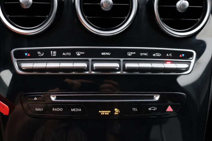 Mercedes-Benz Třídy C 2,1 220d 125kW Aut. LED