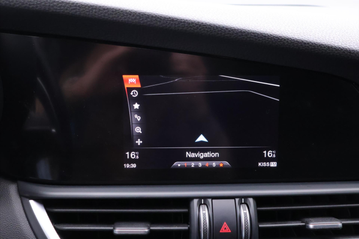 Alfa Romeo Giulia 2,1 JTD 110kW Aut. Navi Xenon