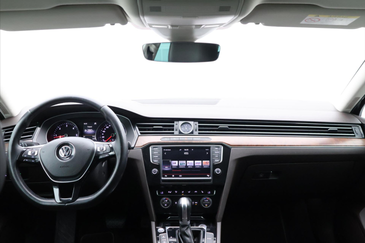 Volkswagen Passat 2.0 TDI 4MOT DSG Highline DPH