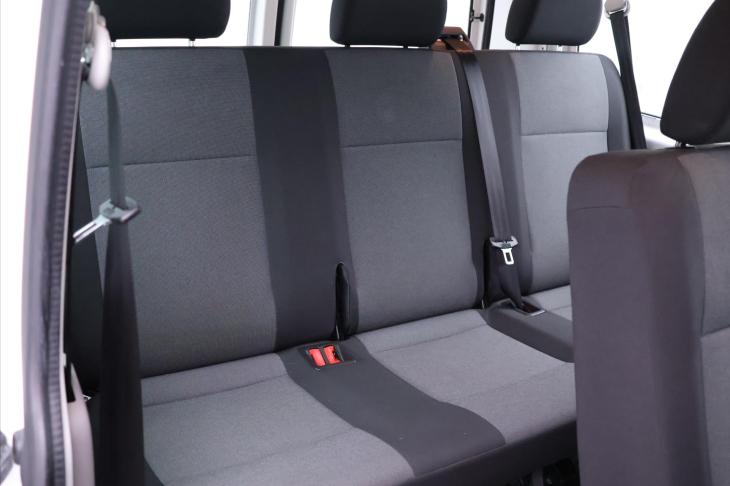 Volkswagen Transporter 2,0 TDI 110kW 8-Míst CZ