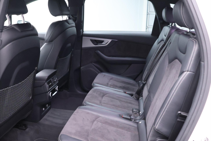 Audi Q7 3,0 50TDI 210kW S-Line CZ DPH