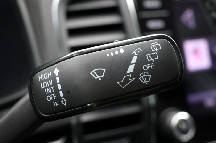 Škoda Karoq 1,6 TDI DSG Style Sport Navi