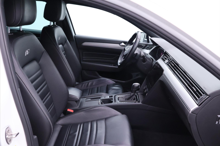 Volkswagen Passat 2,0 TSI 200kW CZ R-Line 4M
