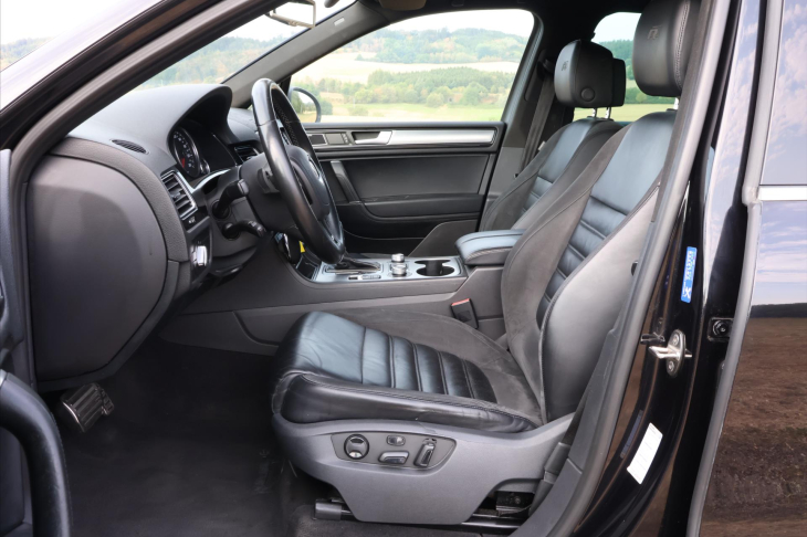 Volkswagen Touareg 3,0 TDI V6 DSG R-LINE CZ 4M