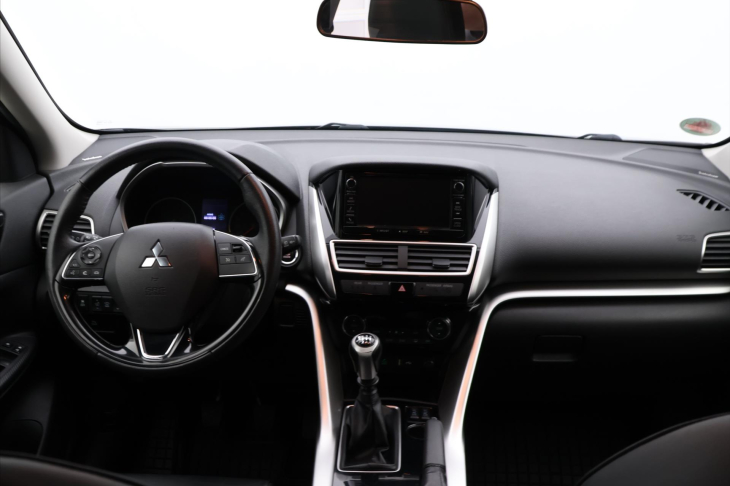 Mitsubishi Eclipse Cross 1,5 T-Mivec 120kW LED Kůže