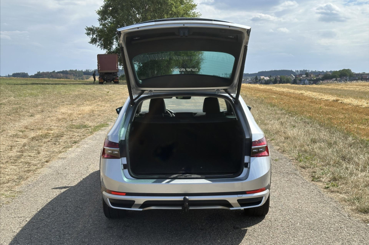 Škoda Superb 2,0 TDI 140kW DSG Scout 4x4 CZ
