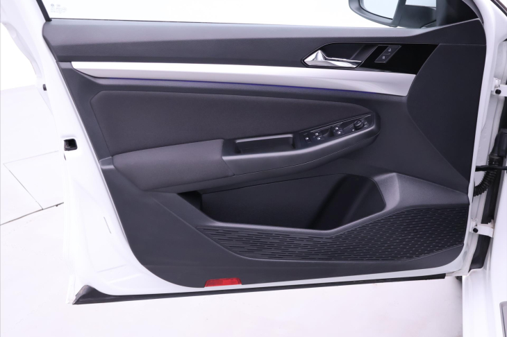 Volkswagen Bora E-Bora 100kW Automat