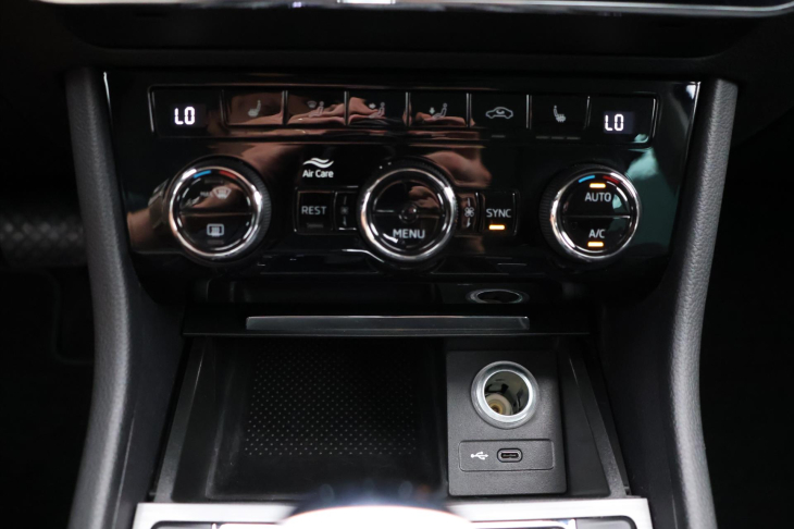 Škoda Superb 2.0 TDI 110kW Style LED  DSG