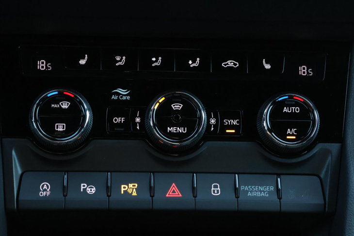 Škoda Karoq 2,0 TDI 4x4 DSG Sportline DPH