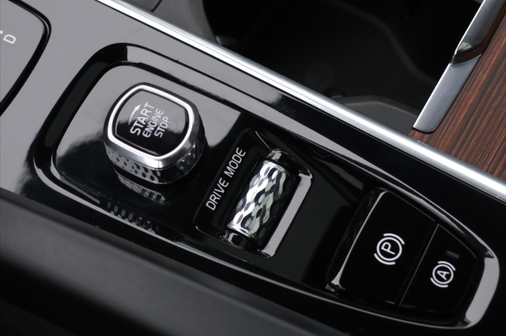 Volvo V60 2,0 145kW D4 4x4 DPH Cross Country