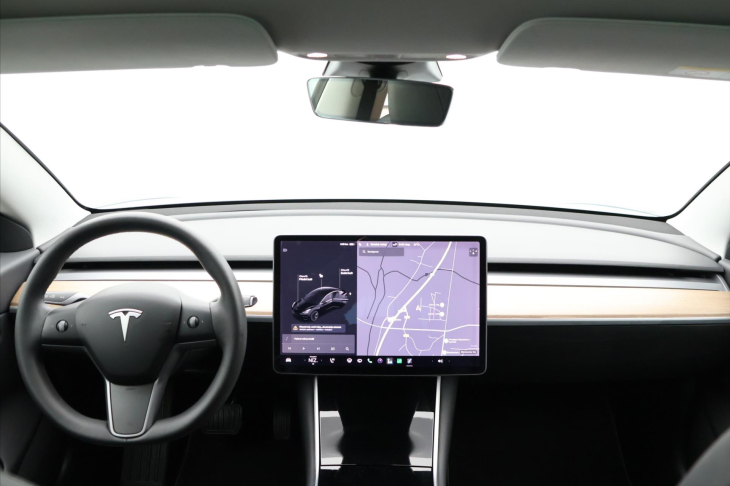 Tesla Model 3 Std Range Plus 52kWh