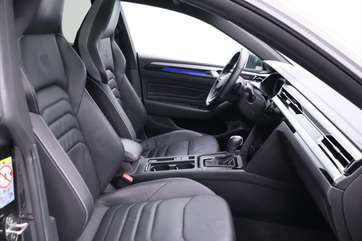 Volkswagen Arteon Shooting Brake 2,0 TSI 140kW DSG R-line HUD