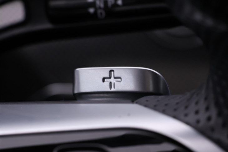 Mercedes-Benz Třídy C 2,0 4MATIC A9 190kW CZ DPH 300