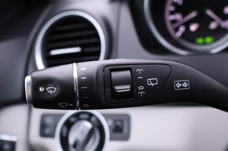 Mercedes-Benz Třídy C 2,1 180CDI Avantgarde Navi