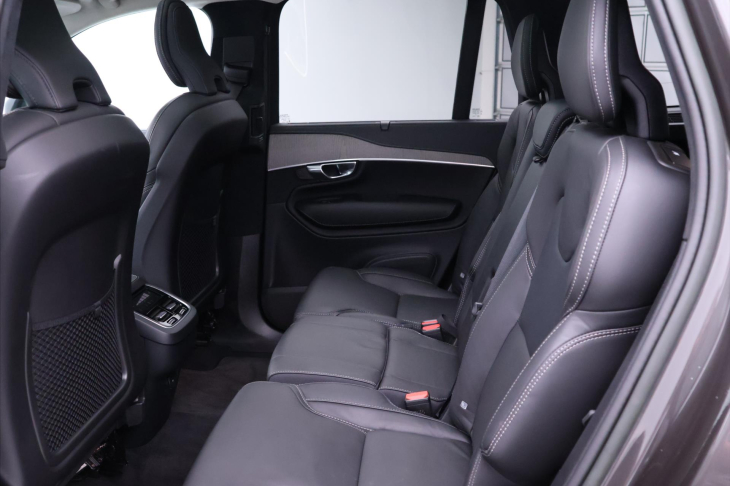 Volvo XC90 2,0 B5 AWD Ultimate Dark 7-Míst