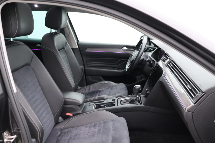 Volkswagen Passat 2,0 TDI 110kW DSG Elegance