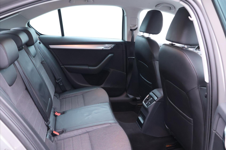 Škoda Octavia 2,0 TDI 110kW Elegance 87'500km