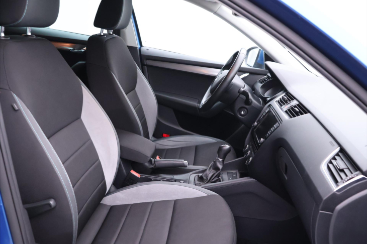 Škoda Octavia 1,6 TDI 81kW Joy Navi Xenon