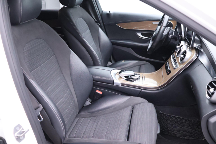 Mercedes-Benz Třídy C 2,2 250d 150kW Aut. LED