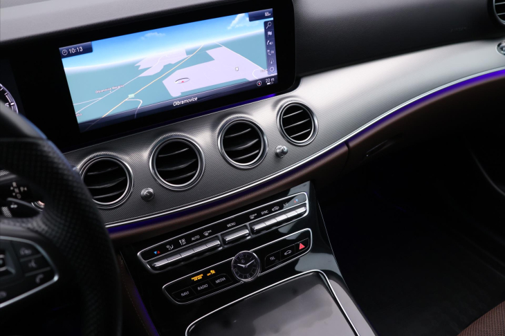 Mercedes-Benz Třídy E 2,0 220d 143kW Aut. CZ