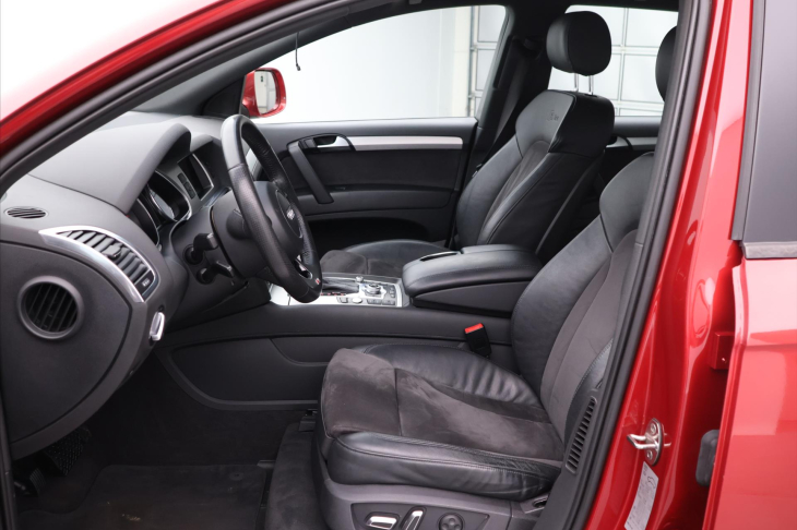 Audi Q7 3,0 TDI 150kW S-line CZ DPH