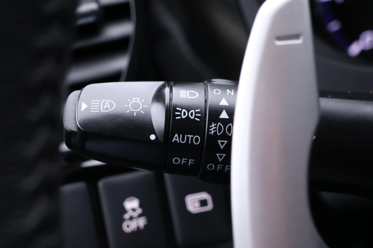 Mitsubishi Outlander 2,3 DI-D 110kW 4WD CZ Instyle