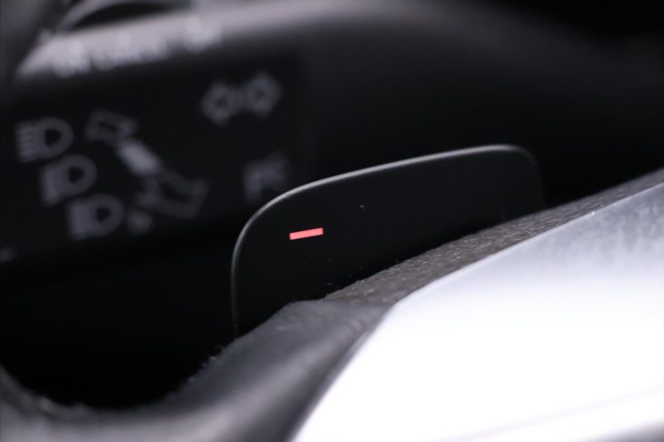 Volkswagen Scirocco 2,0 TDI 103kW DSG Xenon Pano