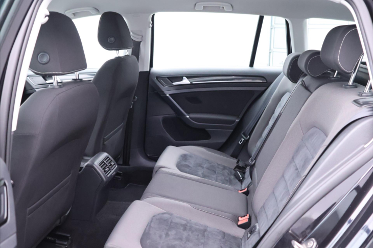 Volkswagen Golf 1,4 TSI Highline Bi-xenon