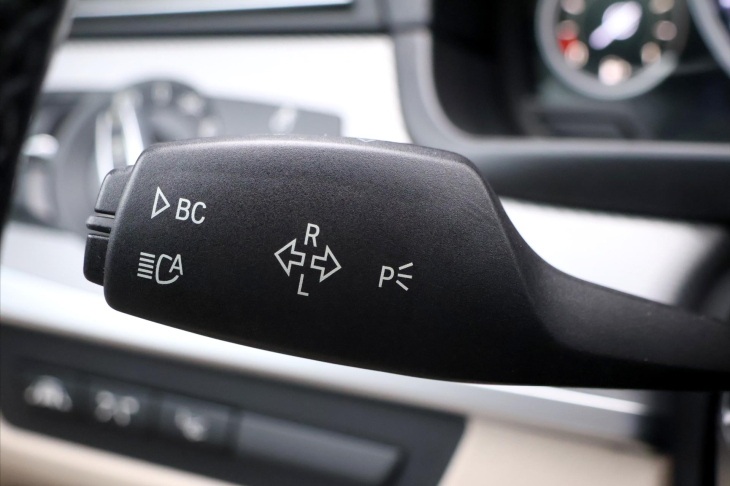 BMW Řada 5 3,0 535i 225kW xD M-paket DPH