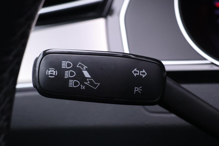 Volkswagen Passat 2,0 TDI 140kW DSG Elegance DPH