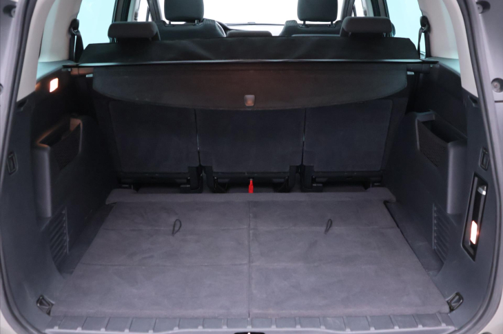 Peugeot 5008 1,6 HDI 82kW Family CZ