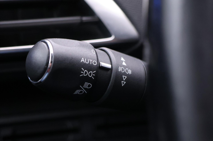 Peugeot 3008 2,0 HDI 110kW Allure LED CZ