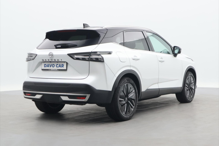 Nissan Qashqai 1,3 DIG-T 116kW Tekna 4WD CZ Záruka