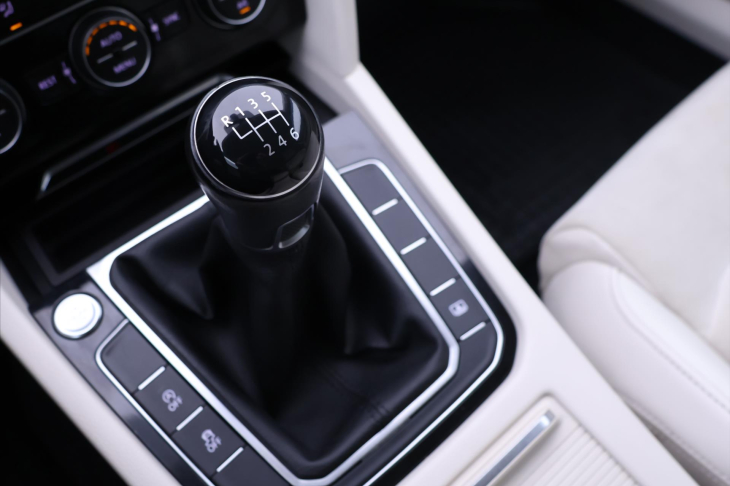 Volkswagen Passat 2,0 110kW Highline 4Motion CZ