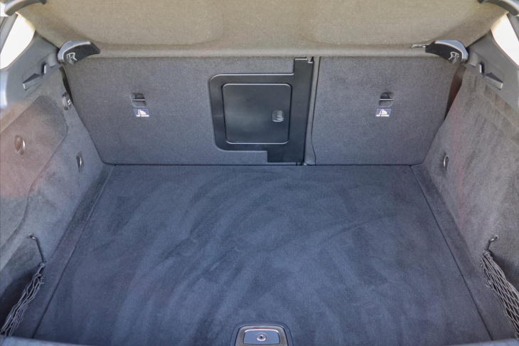 Mercedes-Benz GLA 2,1 220d 4Matic Aut. CZ LED