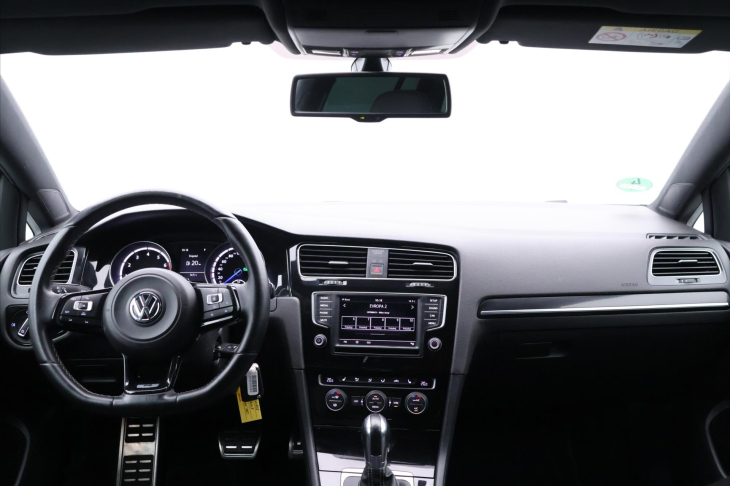 Volkswagen Golf 2,0 TSI R 221kW DSG 4Motion