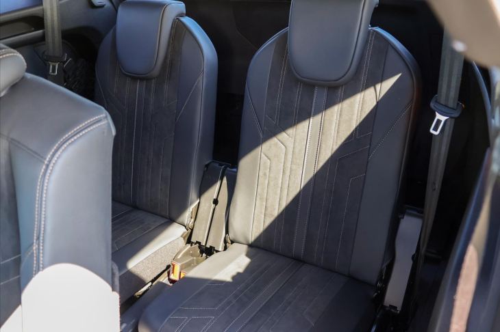 Peugeot 5008 1,5 HDI GT-line DPH 7-Míst