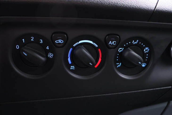 Ford Transit Custom 2,2 TDCi Titanium L2H2 9-Míst