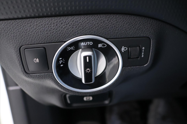 Mercedes-Benz Třídy A 1,6 200i 115kW Klima Kůže