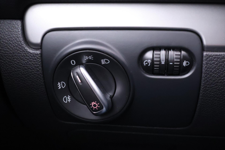 Volkswagen Golf Variant 1,6 TDI 77kW DSG Aut.klima CZ