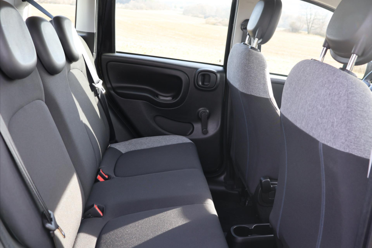 Fiat Panda 1,0 i Hybrid Cross Klima DPH