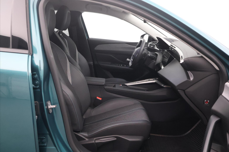 Peugeot 308 1,2 PT 96kW Allure Aut. DPH CZ
