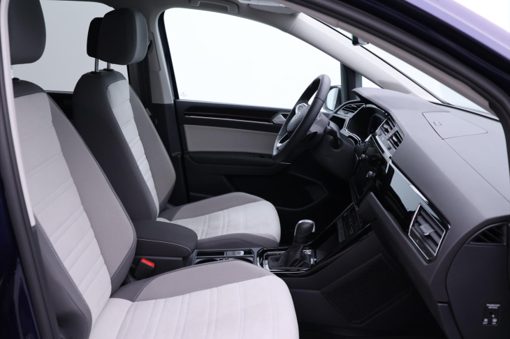 Volkswagen Touran 2,0 TDI DSG Highline 7Míst DPH