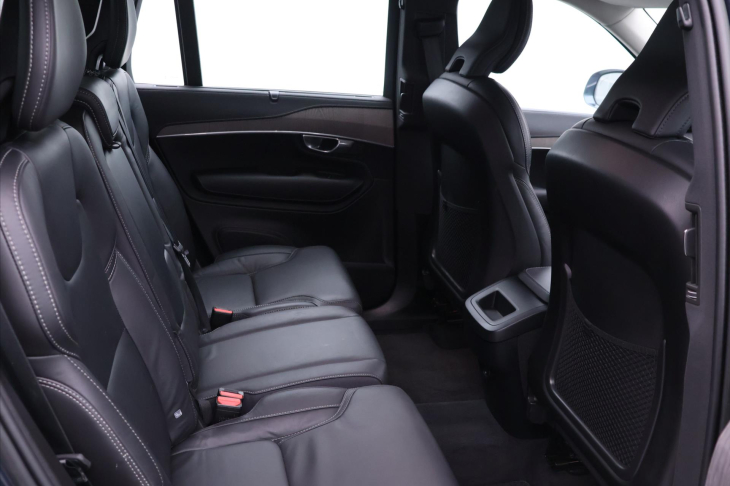 Volvo XC90 2,0 B5 AWD 173kW 1.Maj DPH CZ