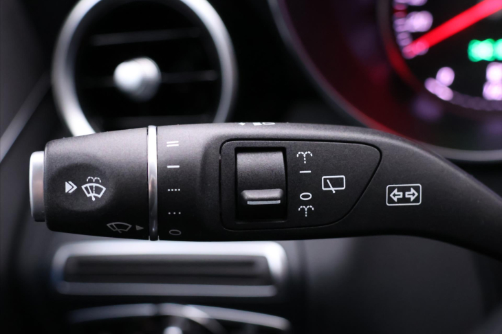 Mercedes-Benz Třídy C 2,0 200 135kW Aut. Avantgarde