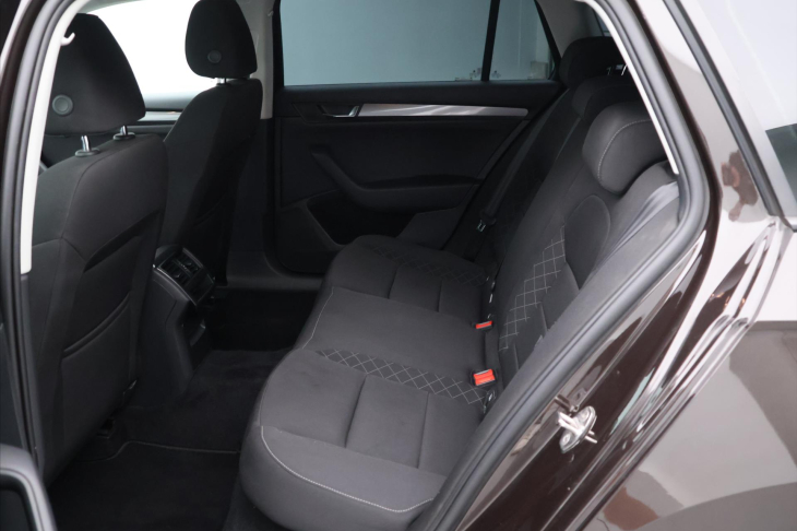 Škoda Superb 1,6 TDI 88kW Aut.klima Tažné