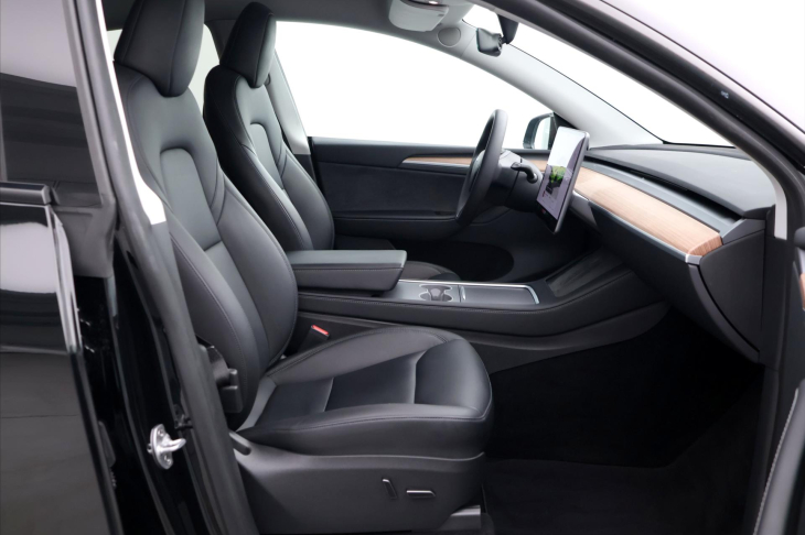 Tesla Model Y LR AWD sOH 92% 1.Maj DPH